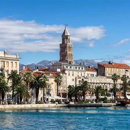 Moona Udaljen 10 Min Setnje Od Palace, Rive I Plaze Lägenhet Split