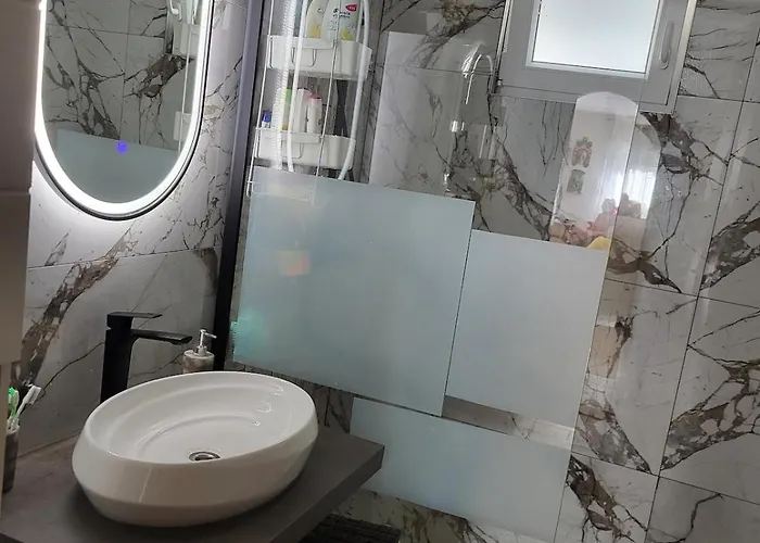 Appartement Moona Udaljen 10 Min Setnje Od Palace, Rive I Plaze Split