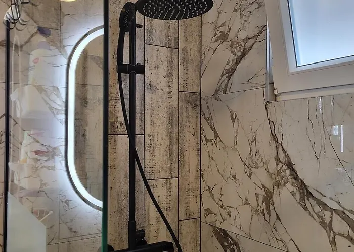 Moona Udaljen 10 Min Setnje Od Palace, Rive I Plaze Appartement