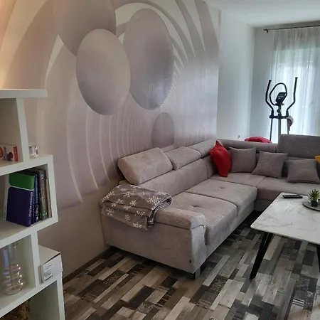 Apartment Moona Udaljen 10 Min Setnje Od Palace, Rive I Plaze
