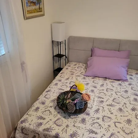 Apartment Moona Udaljen 10 Min Setnje Od Palace, Rive I Plaze Apartment Kovacic