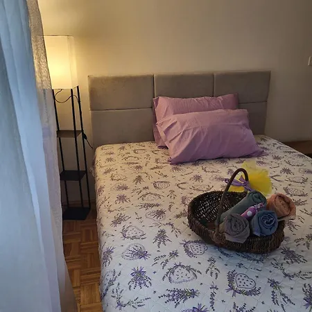 Apartment Moona Udaljen 10 Min Setnje Od Palace, Rive I Plaze *