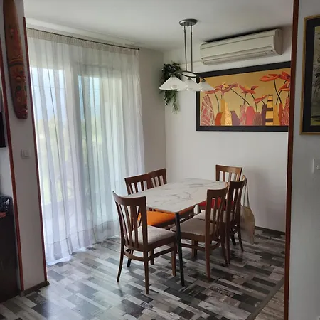 Apartment Moona Udaljen 10 Min Setnje Od Palace, Rive I Plaze * Kovacic