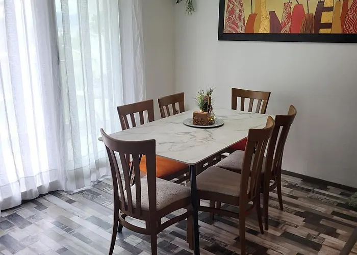 Moona Udaljen 10 Min Setnje Od Palace, Rive I Plaze Apartamento *