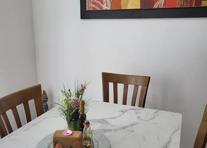 Moona Udaljen 10 Min Setnje Od Palace, Rive I Plaze *