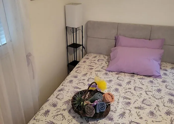 Moona Udaljen 10 Min Setnje Od Palace, Rive I Plaze Apartman Split