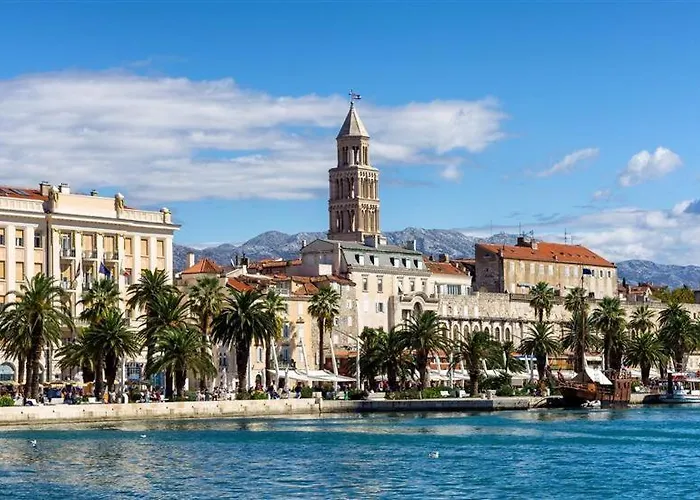 Moona Udaljen 10 Min Setnje Od Palace, Rive I Plaze Apartman Split